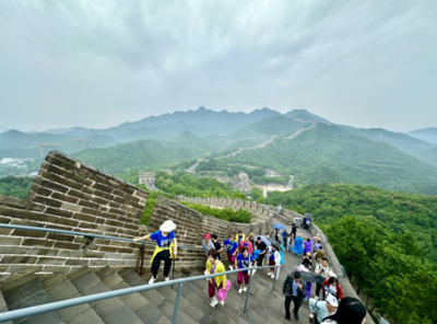 端午首日八達嶺再現(xiàn)“水墨丹青”奇景，園區(qū)多措并舉保障游客體驗